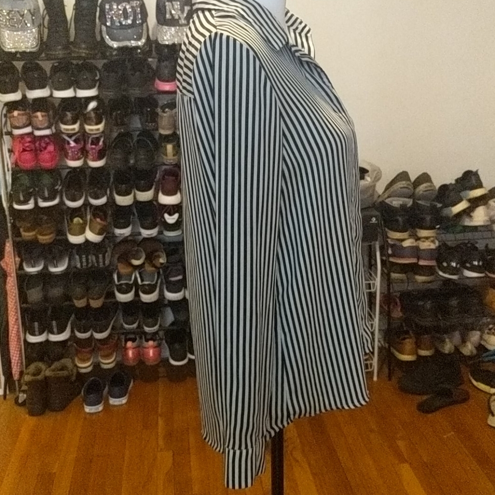 Clothes - Picture 3 of 4